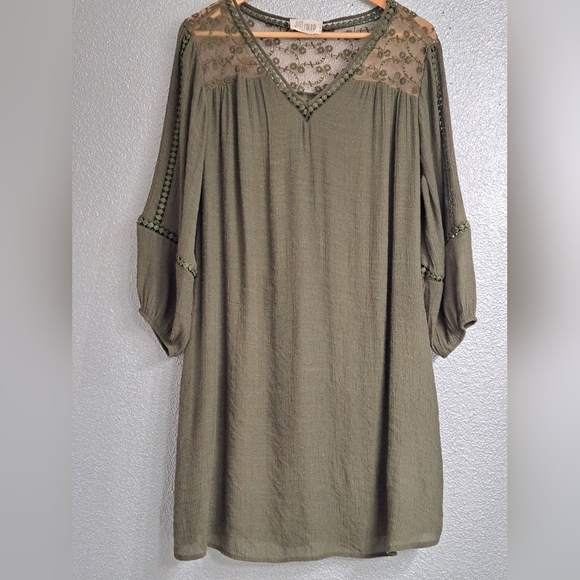 Just Found Plus Size Olive  Blouse/Tunic With Lace Shoulders & Embellishments - Picture 1 of 11
